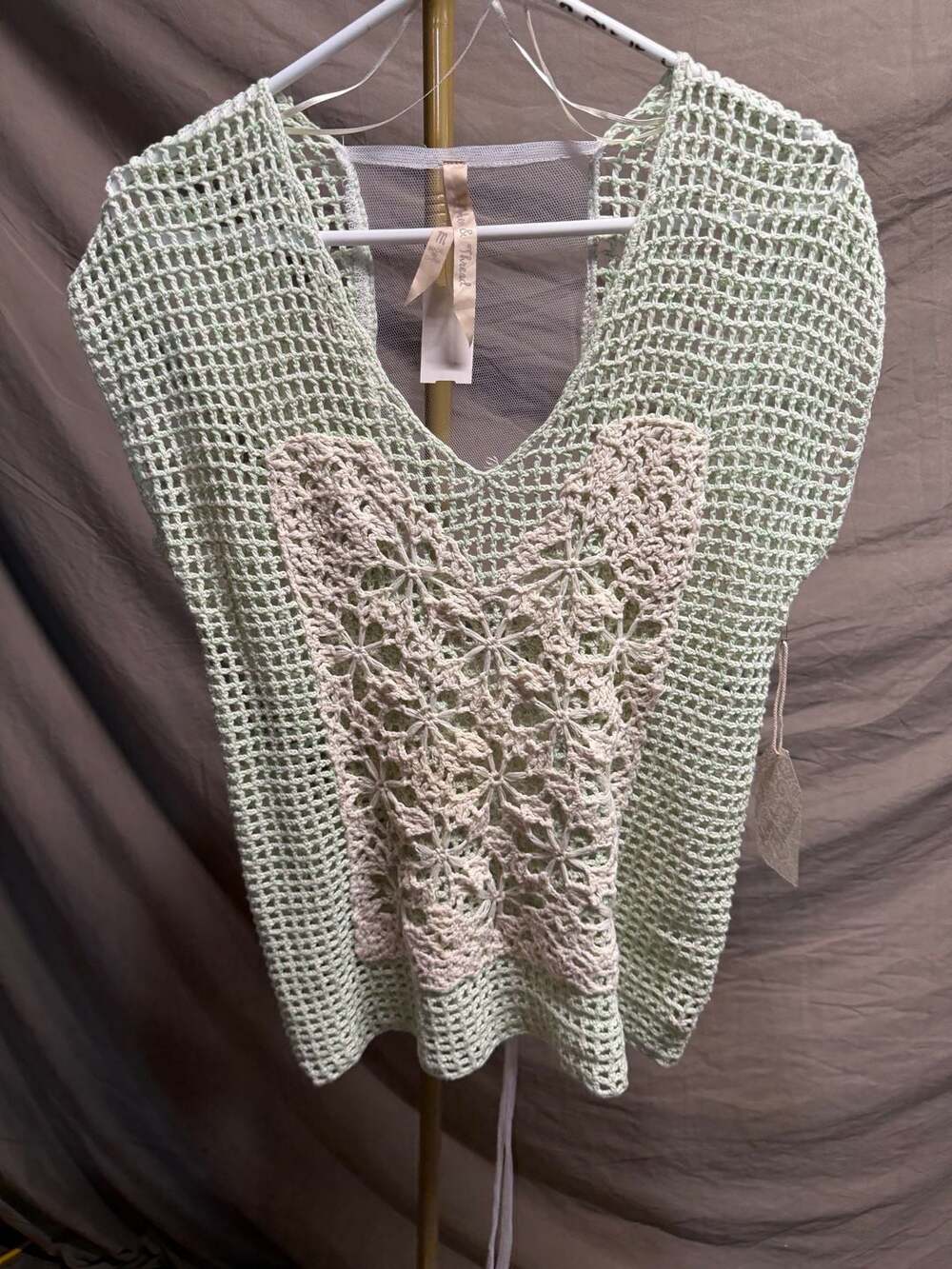 Hem & Thread Women's Green and Ivory Crochet Knit V-Neck Tunic Top